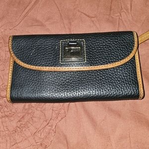 Dooney and bourke pebble wallet